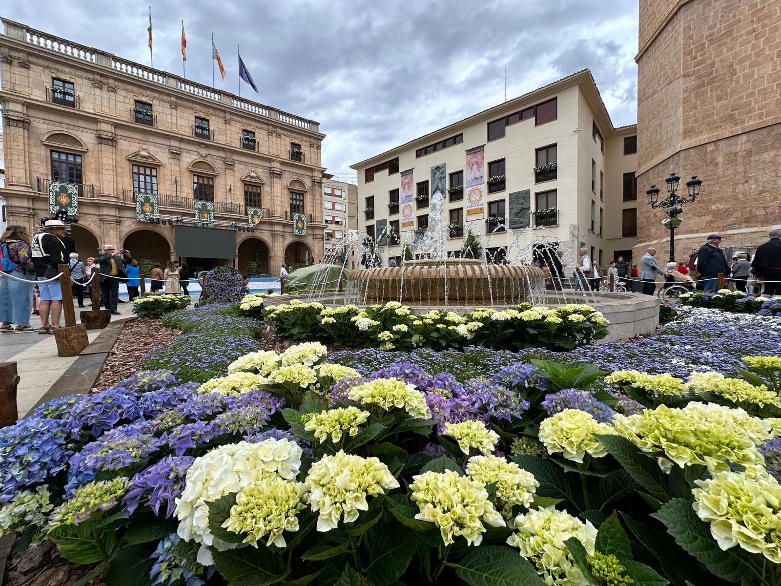 El órgano municipal da luz verde a las obras de reparación de viales del cuadro San Antonio y Santa María del Cementerio municipal con un importe de 99.997,38 €   El portavoz del gobierno, Vicent Sales ha avanzado que se ha dado luz verde a las subvenciones, en materia de Bienestar Social, a la Asociación TEA-CAST y la asociación de Salut Mental Castelló (AFDEM). “Este gobierno cumple con el compromiso de otorgar las subvenciones a los colectivos en tiempo y forma para que puedan poner en marcha sus proyectos a lo largo del año”, añade