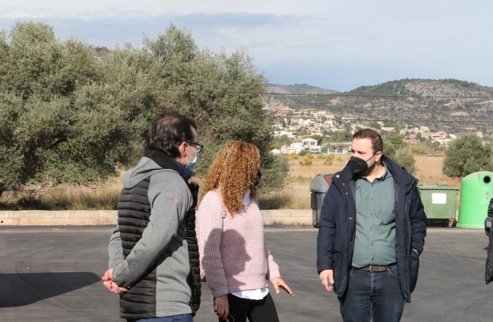 Lopez en unas obras de repavimentacion en el grupo San Agustin.jpg