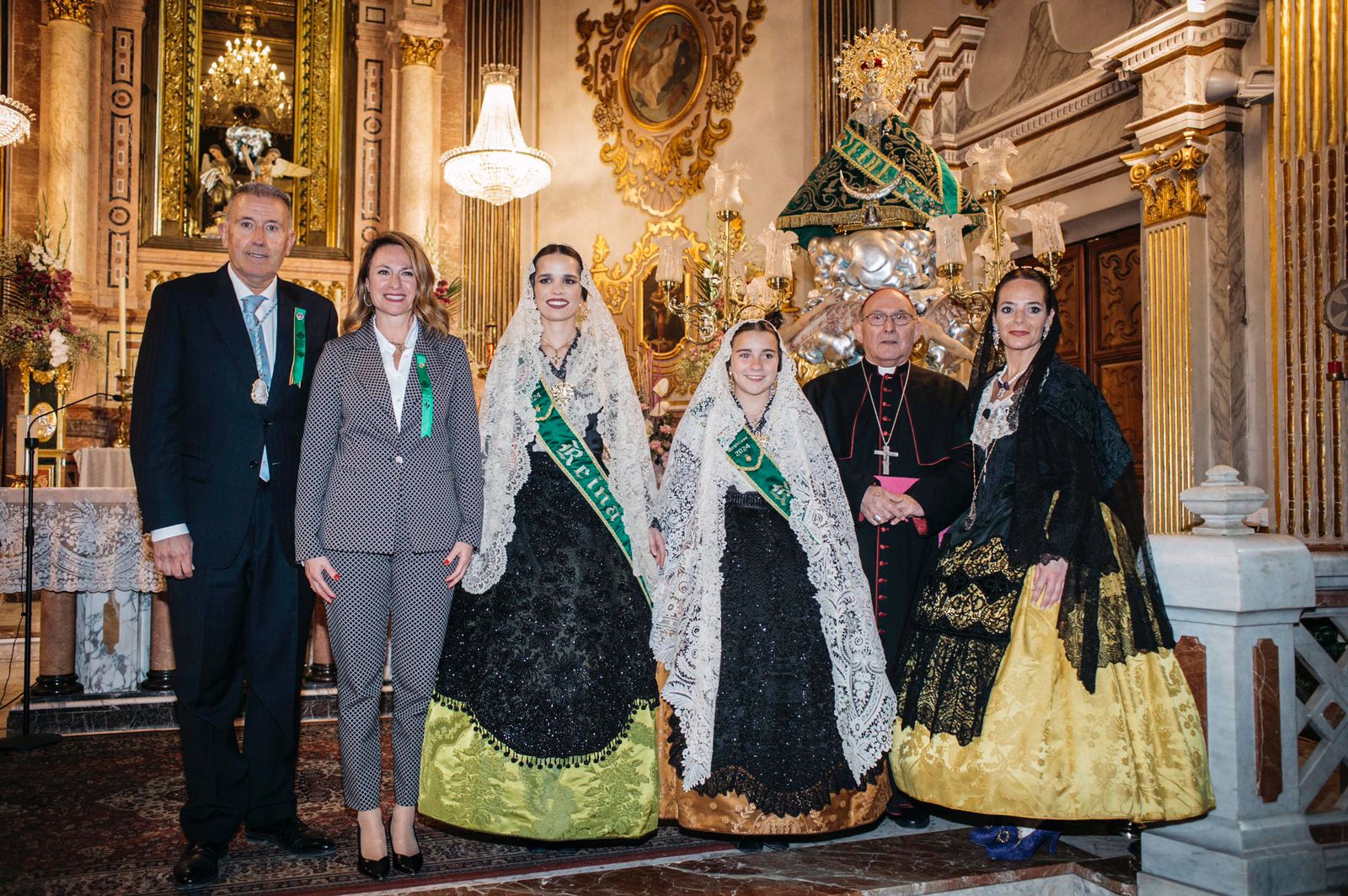 Més de 3.000 de castellonencs veneren amb flors i molta devoció a la seua patrona, la Mare de Déu del Lledó