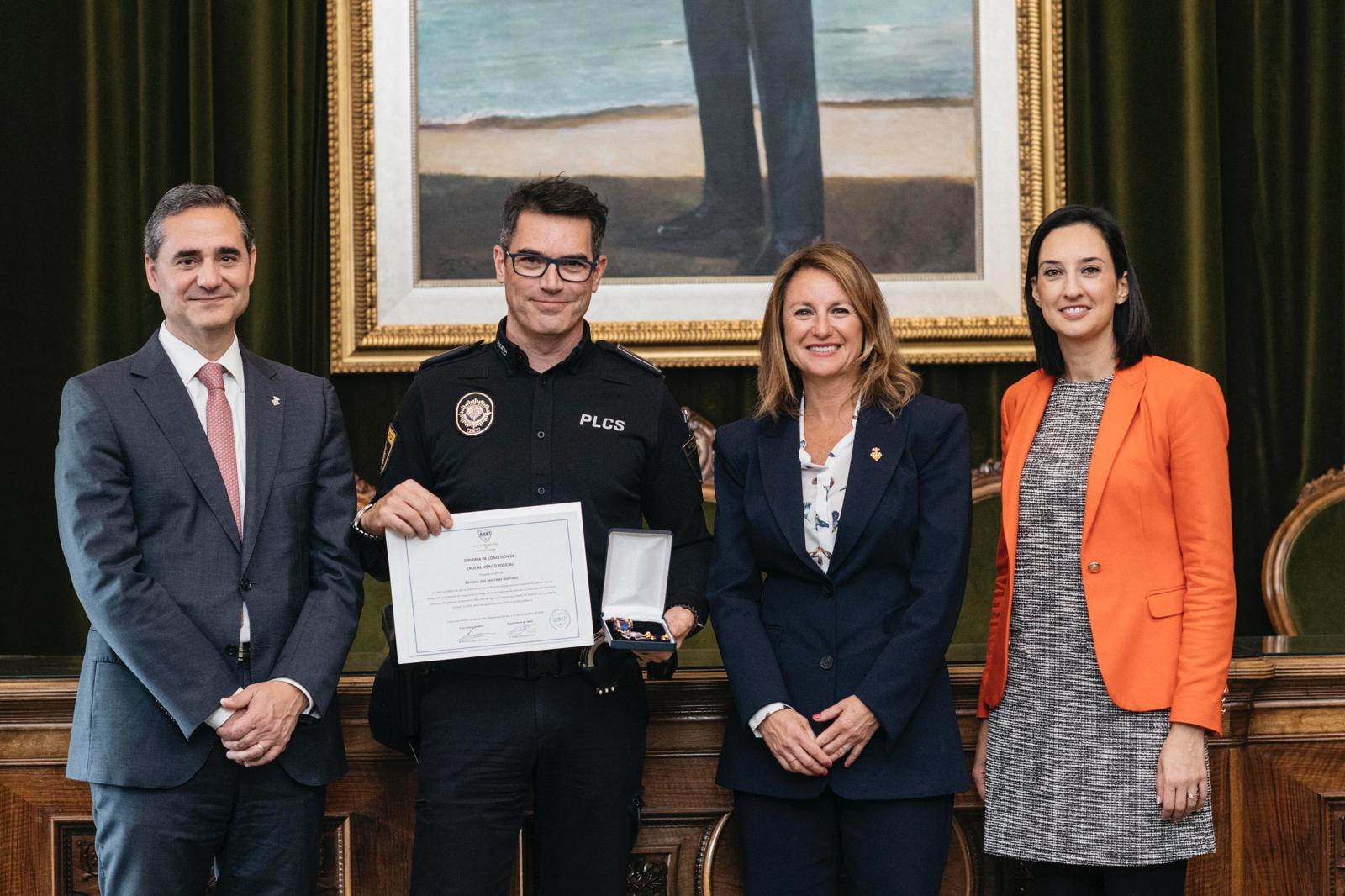 El Policia Tutor de Castelló rep la Creu al Mèrit Policial per la seua destacada trajectòria en la protecció de menors