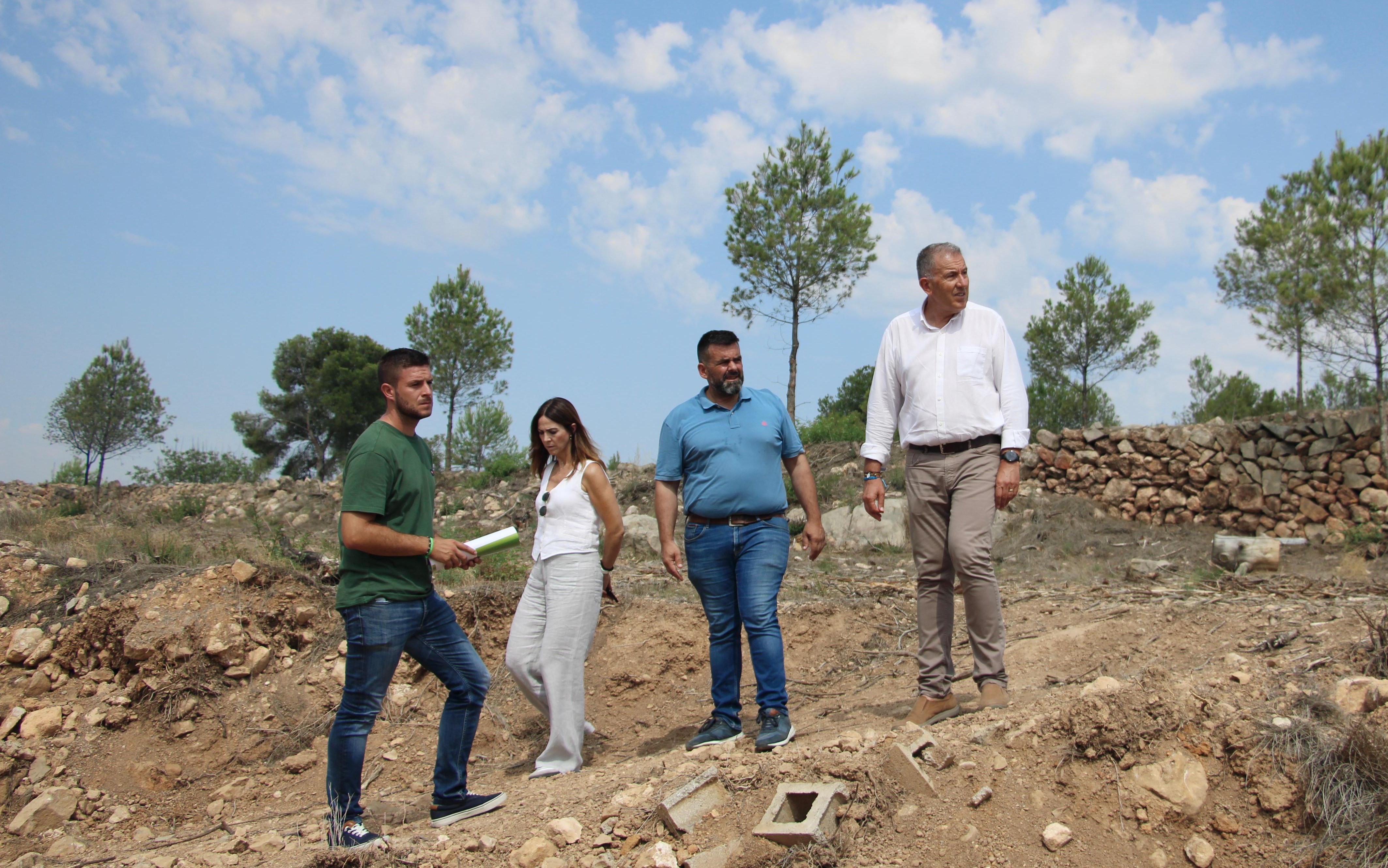 La colaboración del equipo de gobierno con la Diputació de Castelló permite la limpieza y adecuación de más de 8’5 hectáreas de terrenos en las urbanizaciones de montaña de La Joquera y el Racó del Mercader