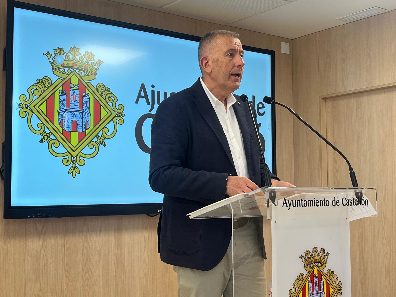 En matèria d'infraestructures la Junta de Govern ha aprovat el projecte de millora i modernització del Castalia per a millorar la seguretat, la salubritat i el sistema d'evacuació del públic, obres necessàries per a adaptar l'estadi a les exigències de La Lliga  D'altra banda, el portaveu del govern, Vicent Sales, ha anunciat que _u_201cens vam comprometre a aprovar les subvencions a les associacions en el primer semestre de l'any perquè pogueren disposar dels diners abans de l'estiu i així ho hem fet. D'aquesta manera poden disposar de les quanties econòmiques a compte i no a posteriori com passava abans_u_201d 