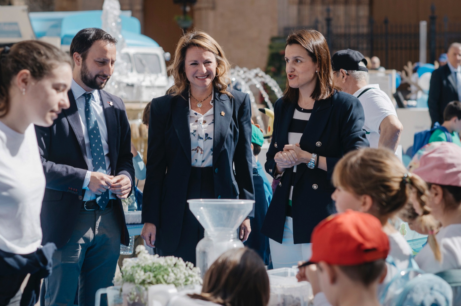 Más de 300 escolares participan en las actividades por el Día Mundial del Agua en la plaza Mayor